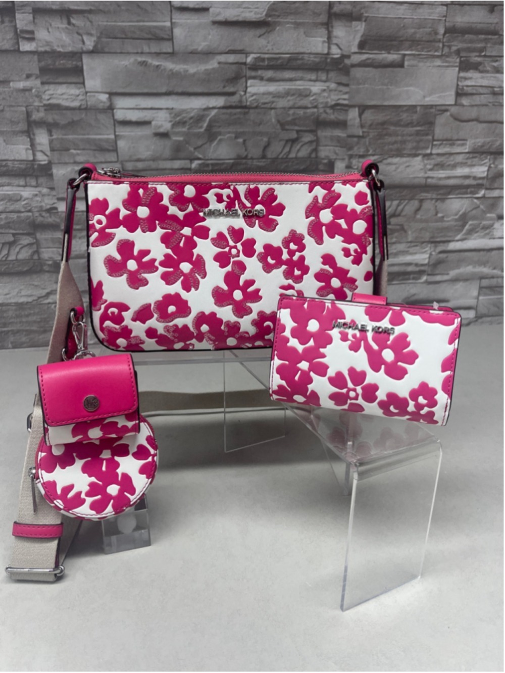 Michael Kors Crossbody With Tech Accessories Attached Dragonfruit Floral - Picture 13 of 13